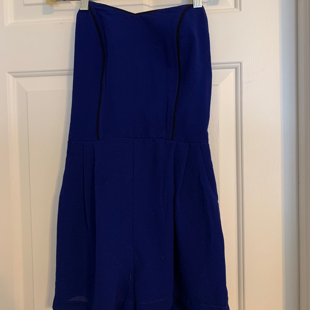 Strapless blue romper